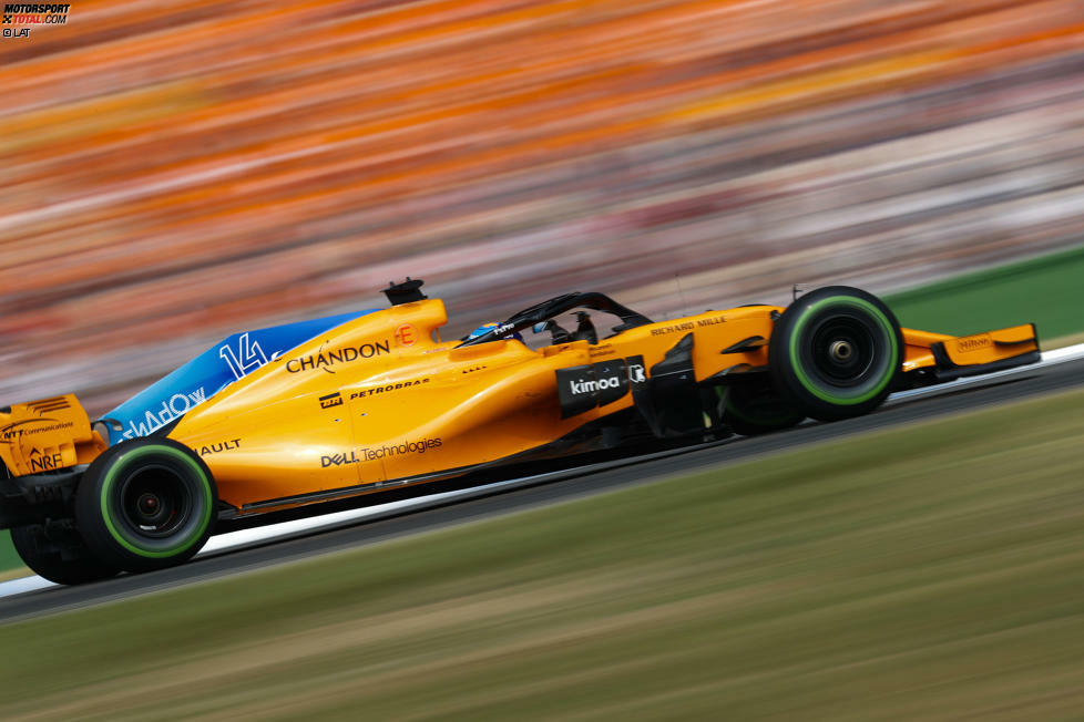 Fernando Alonso (3): Dass er Hamilton quasi vorbeigewunken hat, hat uns nicht gefallen, war aber aus seiner Sicht verständlich. Alonso holt das aus dem Auto, was geht, lag aber trotzdem außerhalb der Punkte, als sein Reifenpoker in die Hose ging. Und das Abstellen eine Runde vor Schluss ist immer albern.