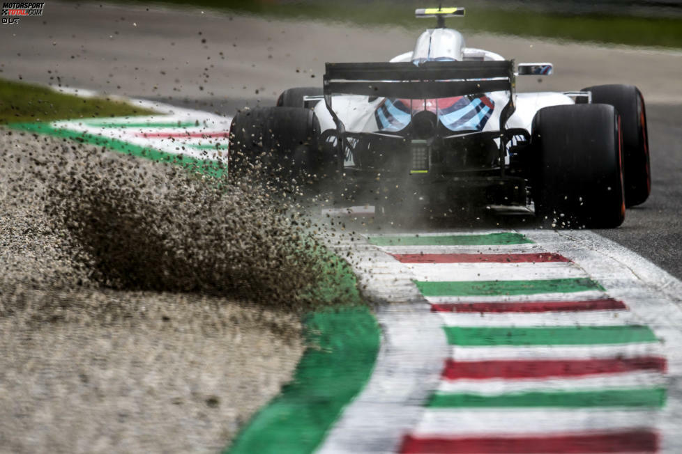 Sergei Sirotkin (3): Unsere Stammleser wissen, dass wir den Russen nicht für einen Weltmeister von morgen halten. Und der Fehler, im Quali zu vergessen, die Bremsbalance zu verstellen, darf einem Formel-1-Fahrer auch nicht passieren. Ansonsten war das eine seiner besseren Leistungen. Da holen wir auch mal eine (gnädige) Drei raus.