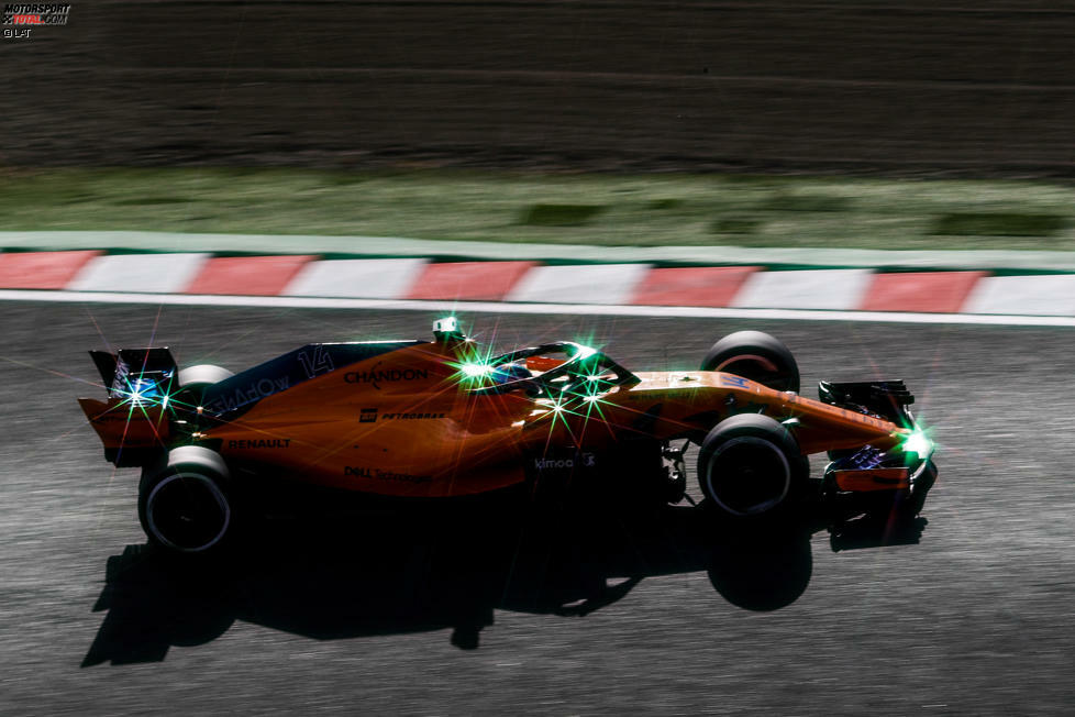 Fernando Alonso (3): Der scheidende McLaren-Star holt beständig das aus dem Auto raus, was es kann. Gegen Ende seiner Karriere wirkt er jedoch zunehmend lustlos, die Extra-Meile zu gehen. Verständlich. Die Situation mit Stroll in der Haarnadel wurde mit fünf Sekunden bestraft.