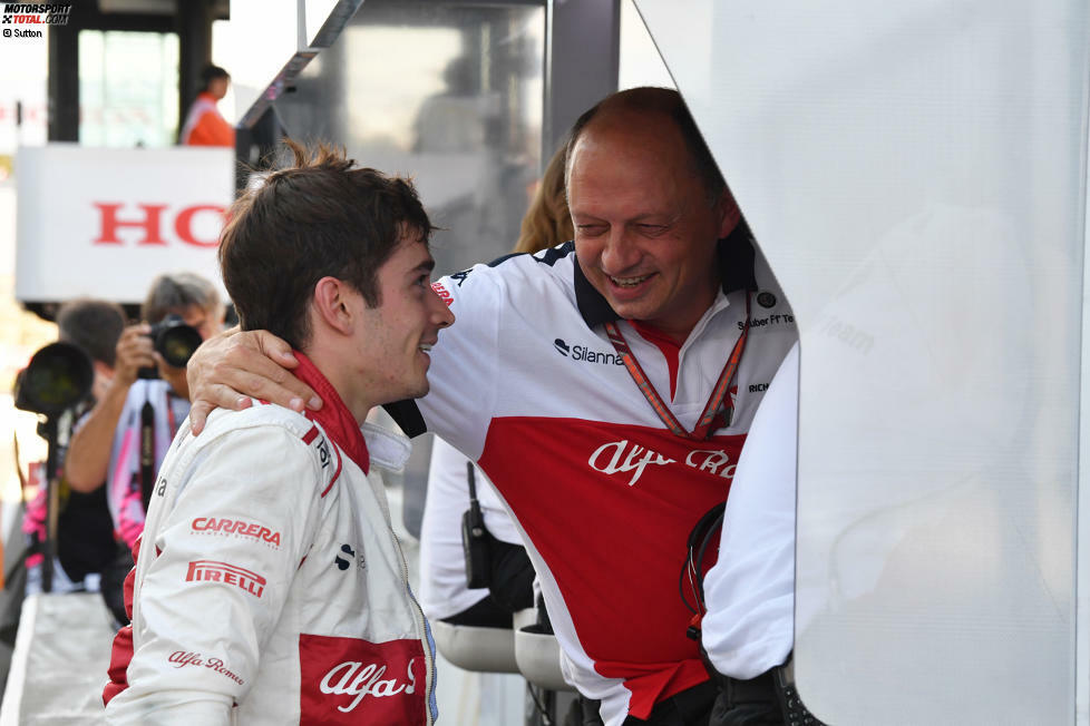 Charles Leclerc (3): Je besser der Sauber wird, desto besser wird Leclerc. Schwer zu sagen, was möglich gewesen wäre, wenn ihm nicht Magnussen zu Beginn die Anfahrt zur ersten Kurve fragwürdig blockiert hätte. Bei Sauber-Teamchef Vasseur steht er trotz verpasster Punkte hoch im Kurs.