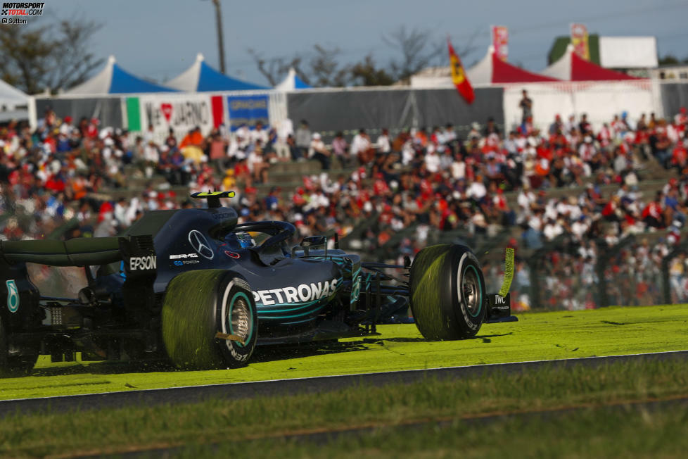 Valtteri Bottas (3): Im Grunde genommen eine solide Vorstellung. Aber im Gegensatz zu Sotschi fuhr er in Suzuka, auf einer der letzten echten Fahrerstrecken, deutlich hinter Hamilton - das ganze Wochenende. Im Rennen unterliefen ihm Flüchtigkeitsfehler, die ohne Folgen blieben. Dafür eine Zwei zu geben? Zu gnädig!