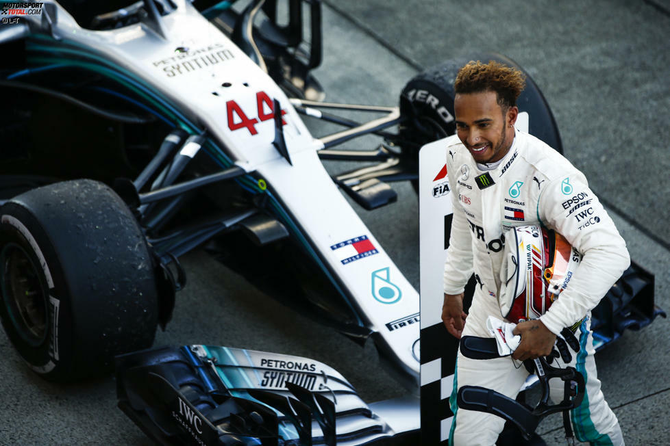 Lewis Hamilton (1): Alles andere als die Bestnote wäre seiner derzeitigen Topform nicht würdig. Das schnellste Auto im Feld hilft, aber das so auf die Straße zu bringen, wie er es gerade tut, ist trotzdem Extraklasse. Nach den sieben geschenkten Punkten von Sotschi wird am Jahresende kein Hahn mehr krähen.