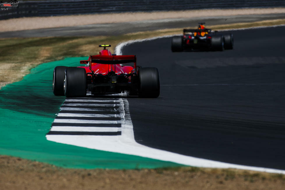 Kimi Räikkönen (3): Auch wenn es toll ist, wenn Fahrer was riskieren - die Schuld für die Kollision geht klar auf seine Kappe. Danach konnte Räikkönen nie den Speed seines Teamkollegen gehen. Seine Ergebnisse sind momentan gut. Seine Leistungen bei genauerer Betrachtung weniger. Nur ein paar der Überholmanöver waren Weltklasse!