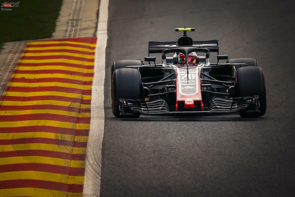 Kevin Magnussen (3): Der Vergleich mit Grosjean hinkt, weil er mit einem anderen Aero-Paket unterwegs war. Im Qualifying etwas hinter dem Franzosen, lag er im Rennen dann Kopf an Kopf. Nichts Besonderes, aber auch nicht schlecht: Für ein klarer Fall für eine 3.