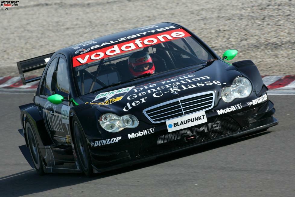 2004 fährt Gary Paffett für die Mercedes-Werksmannschaft HWA und fährt gleich beim Saisonauftakt in Hockenheim seinen ersten DTM-Sieg ein. Drei weitere Siege folgen im Lauf der Saison noch, die er als Gesamt-Zweiter abschließt.