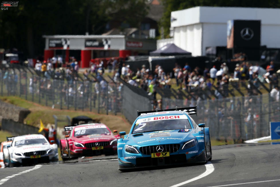 Ausgerechnet beim Heimspiel in Brands Hatch muss Gary Paffett Federn lassen: Der Brite belegt in den Rennen die Ränge sechs und zwei, während seine Teamkollegen Daniel Juncadella und Paul di Resta gewinnen.