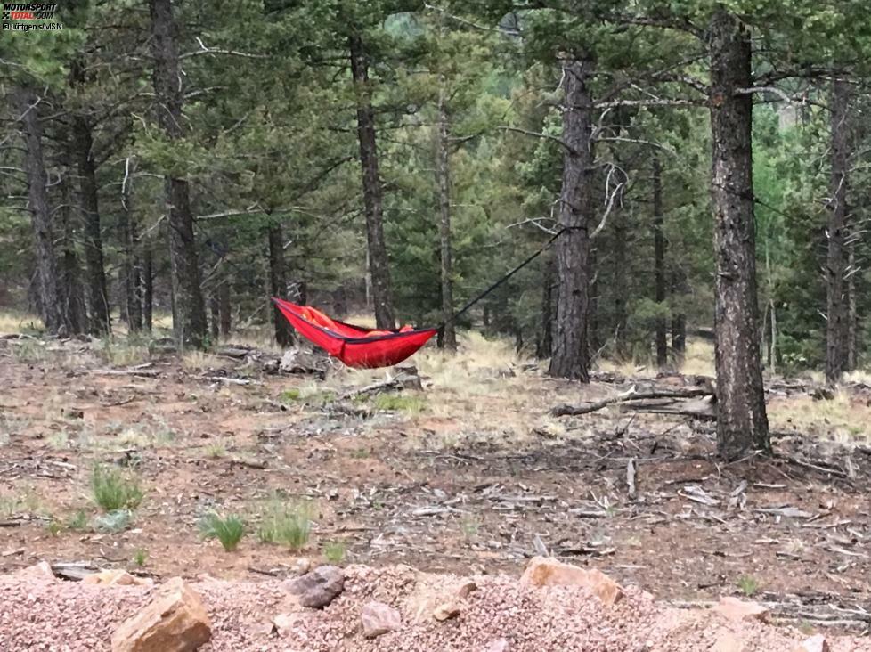 Auf der Hängematte im Wald: So verbrachten einige Fans die Nacht vor dem Rennen