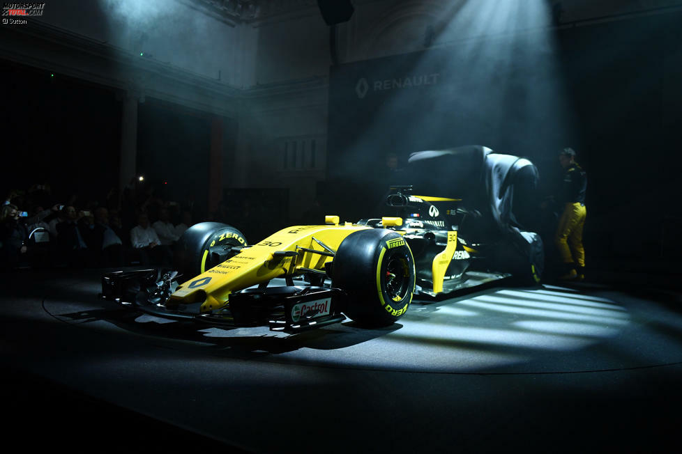 2017: Besser vorbereitet und eher gediegen gestaltete sich Nico Hülkenbergs erste Renault-Präsentation in London. Der RS17 bekam ein wenig Spotlight ab.