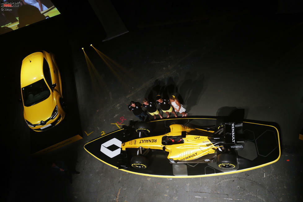 2016: Das nächste Comeback! Nach dem Rückkauf des Lotus-Teams startete Renault in einer Nacht-und-Nebel-Aktion im Vorfeld des Saisonauftaktes in Melbourne durch. Mehr als eine Lackierung hatten die Franzosen aber nicht zu bieten ...