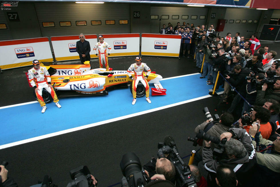 2009: Letzter Auftritt für Flavio Briatore an der Algarve. Im portugiesischen Portimao zeigte Renault den R29 sowie die Pilotenpaarung aus Romain Grosjean und Nelson Piquet jun. Anschließend platzte die 