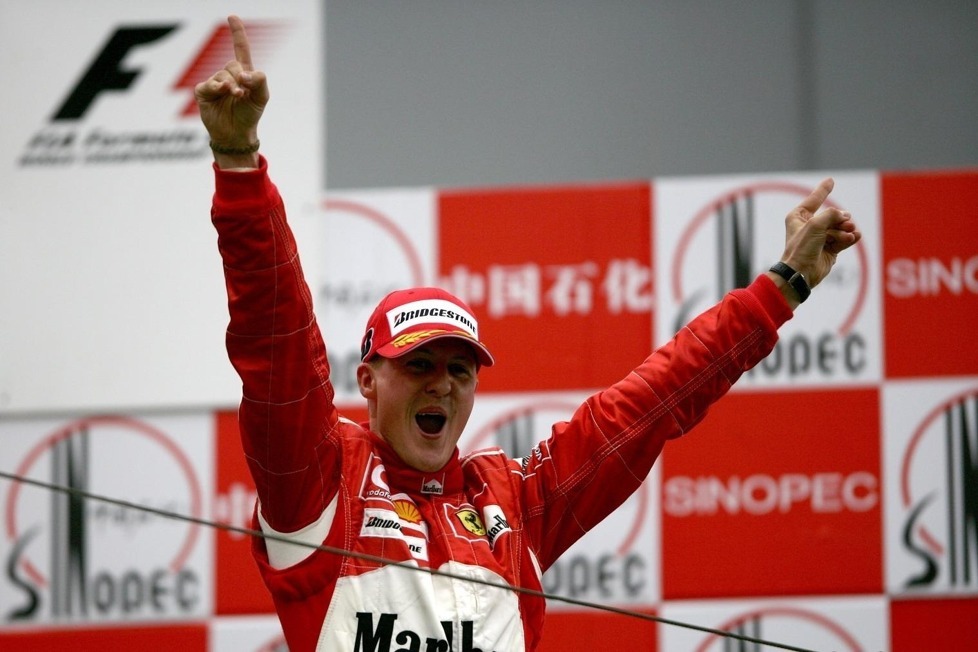 Grand Prix von China 2006 in Schanghai: Michael Schumacher erzielt seinen 91. und damit letzten Formel-1-Sieg. Wir blicken zurück mit den schönsten Bildern!