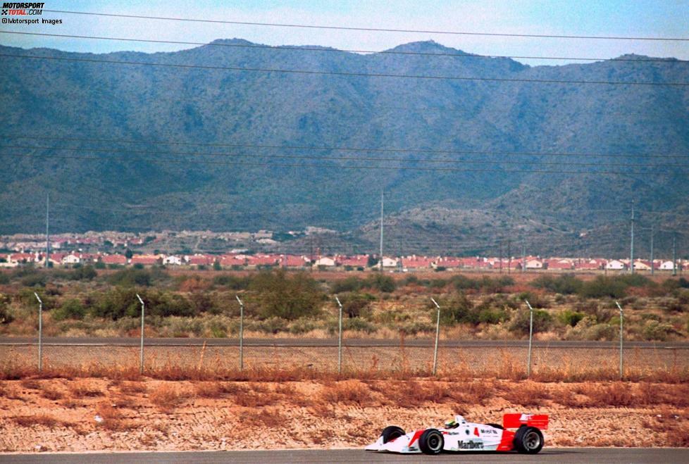 Schauplatz der Probefahrt ist der Firebird Raceway nahe Phoenix.