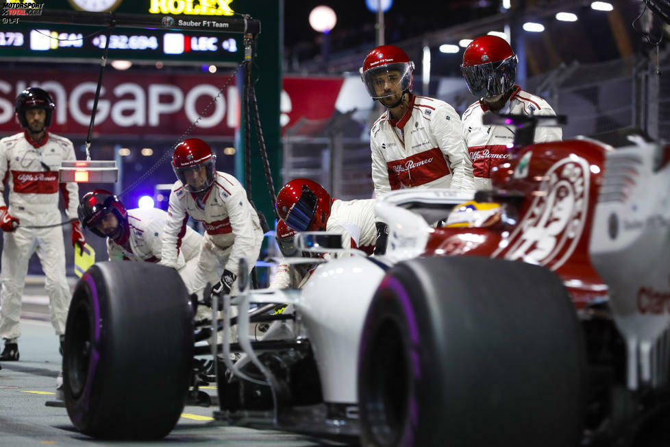 Marcus Ericsson (4): Es ist eine Vier an der Grenze zur Drei, die wir dem Schweden nach Singapur aufs Auge drücken. Für die Drei war dann aber der Abstand zum Teamkollegen im Qualifying und Rennen etwas zu groß. Wäre Leclerc nicht gewesen, hätte man ihn zu einem super Wochenende gratuliert.