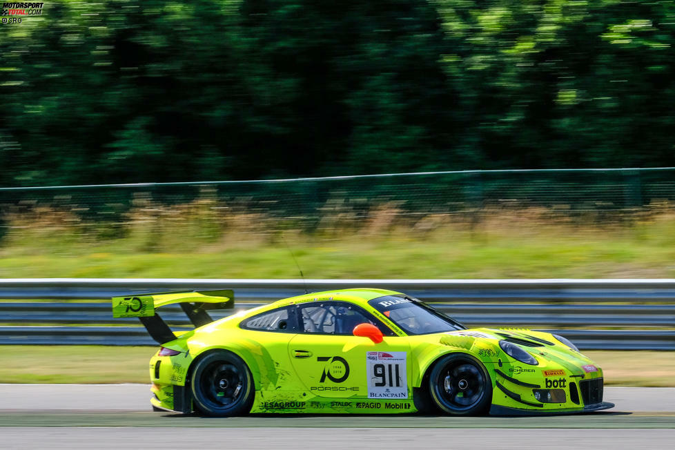 #911 Manthey-Racing (Dumas/Makowiecki/Werner) - Porsche 911 GT3 R