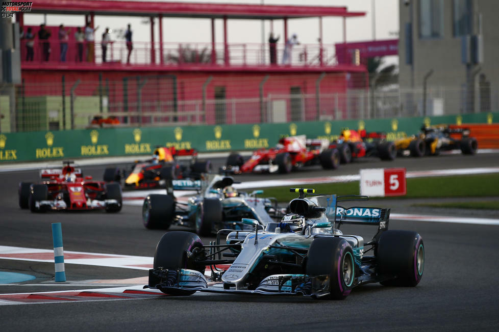 Vor dem Beginn jeder Formel-1-Saison müssen die einzelnen Teams eine Startgebühr entrichten. Diese setzt sich aus einer Grundgebühr in Höhe von 516.128 US-Dollar plus weiteren 5.161 US-Dollar (für den Konstrukteurs-Weltmeister 6.194 US-Dollar) für jeden WM-Zähler des Vorjahres zusammen. Wir liefern einen Überblick.