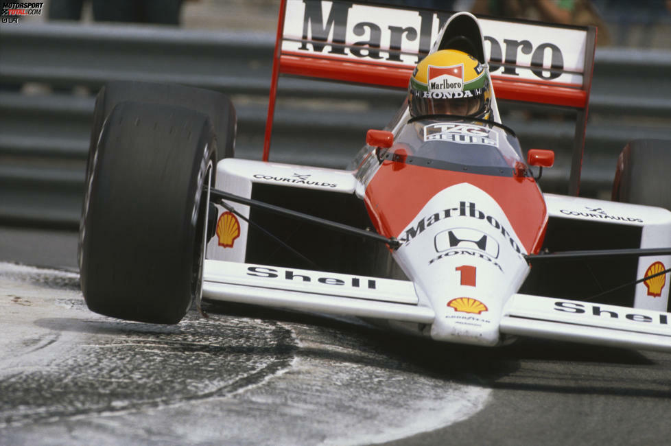 Für Vettel und Hamilton war es das jeweils sechste Podium in Monaco. Damit zogen sie mit Alain Prost gleich, befinden sich in dieser Statistik aber noch hinter Ayrton Senna (8) , Foto) sowie Graham Hill und Michael Schumacher (je 7).