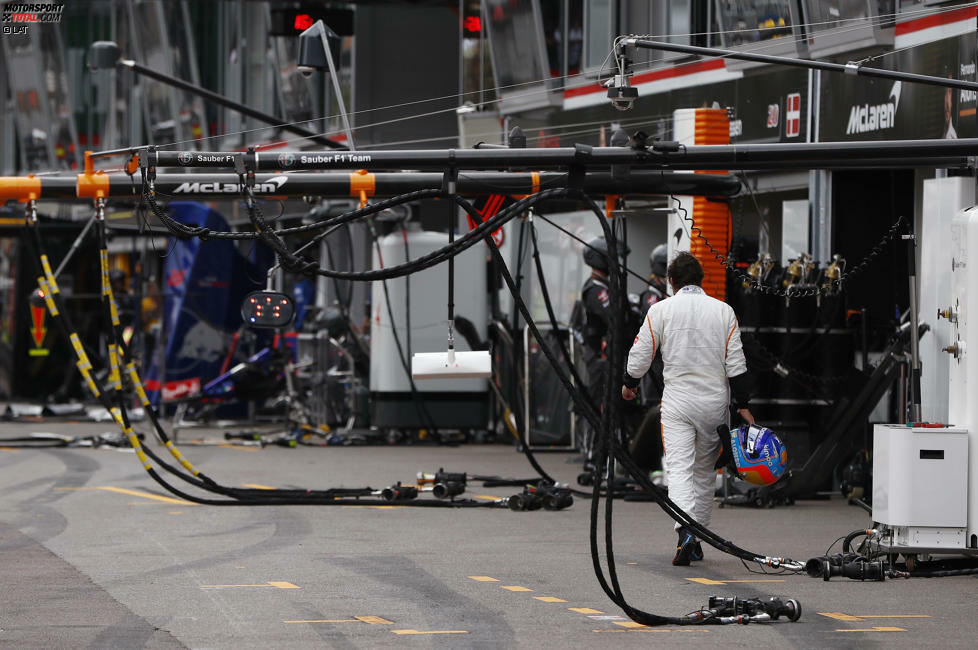 Nach dem Ausfall Fernando Alonsos (McLaren) haben nur noch zwei Fahrer alle Rennen 2018 unter den Top 10 beendet: Hamilton und Vettel. Romain Grosjean (Haas) und Sergei Sirotkin (Williams) sind nach sechs Grands Prix die einzigen Piloten Fahrer ohne WM-Punkte.