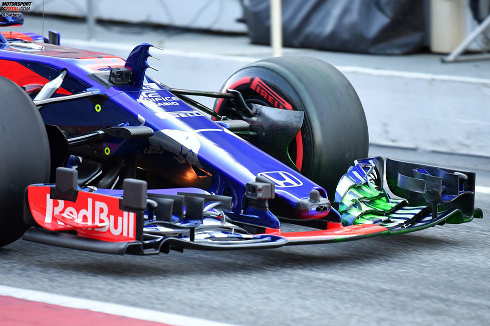 Frontflügel des Toro Rosso STR13 mit grüner FloViz-Farbe.