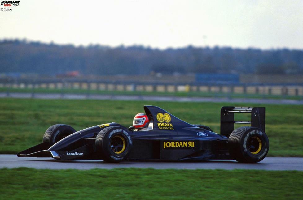 ... fällt der Wandel beim Jordan 191 aus, der fast komplett in Schwarz (und als Jordan 911) 1991 erstmals in Silverstone fährt. Nach 