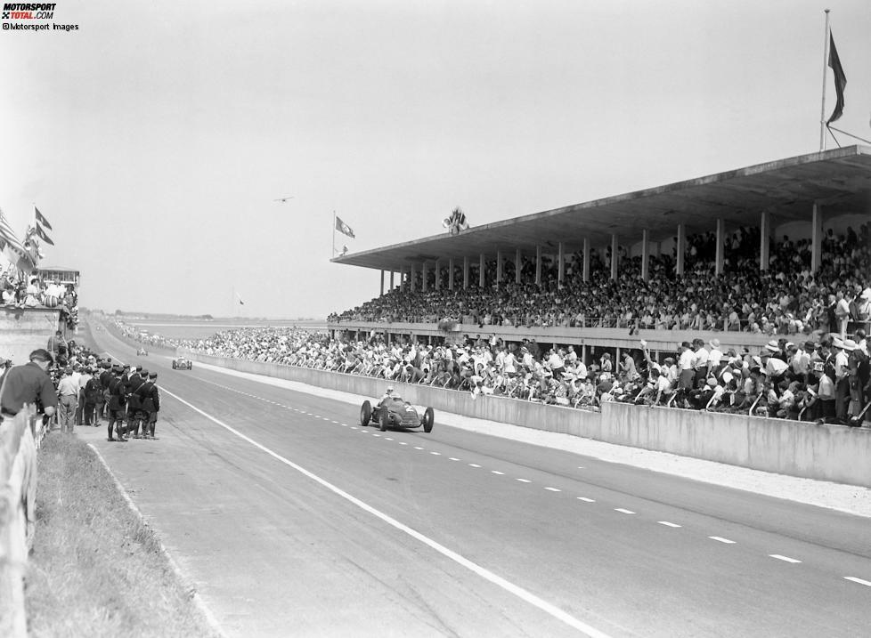 Als 1950 die Formel 1 in ihre erste Saison geht, ist auch Frankreich mit von der Partie. In Reims-Gueux in der Champagne siegt Juan Manuel Fangio (Alfa Romeo) in dem nach Wegstrecke längsten je von der Formel 1 bestrittenen Rennen: 500,160 Kilometer, zurückgelegt in 2:57:58,8 Stunden.