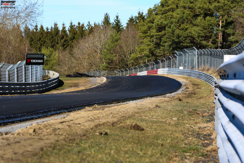 Auch 900 Meter zusätzlicher FIA-Fangzaun wurden errichtet.