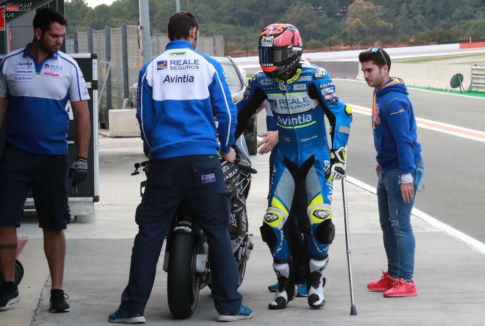 Tito Rabat ist wieder da: Obwohl der Spanier noch immer kaum laufen kann, saß er am Dienstag und Mittwoch wieder auf seiner Ducati - und beendete den Test mit nur 1,183 Sekunden Rückstand auf die Bestzeit von Maverick Vinales. Unter diesen Umständen ein mehr als beachtliches Ergebnis!