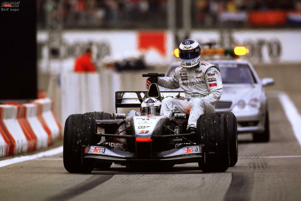 6. Mika Häkkinen (McLaren) Spanien 2001: Der McLaren-Fahrer hatte einen großen Vorsprung auf Michael Schumacher im Ferrari. Jedoch machte ihm in der letzten Runde in Barcelona ein Leck im Hydrauliksystem einen Strich durch die Rechnung. Seine Kupplung versagte, weshalb er das Rennen aufgeben musste. Er wurde nur Neunter.