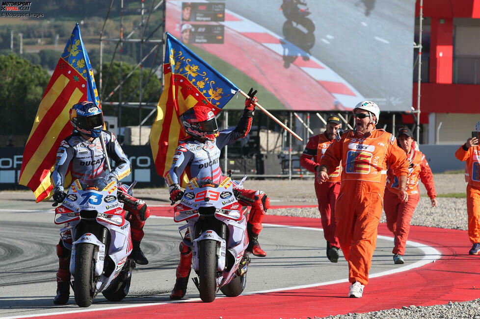 Für die Marquez-Brüder bleibt es bei Gresini bei einem einzigen Jahr als Teamkollegen. Während Alex für ein drittes Jahr im Team bleibt, verabschiedet sich Marc nach Ablauf der Saison 2024 ins Ducati-Werksteam. Die WM-Gesamtwertung 2024 schließt Marc Marquez als Dritter ab, Alex Marquez als Achter.