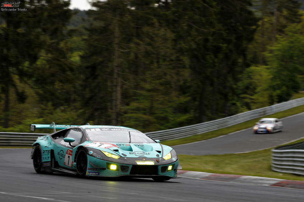 Konrad-Lamborghini #7 (Mapelli/Jefferies/di Martino/Lyons) - Siegchance: 2 von 5 Sternen

Das Team von Franz Konrad ist nordschleifenerfahren und die zwei Werksfahrer können im Qualifying für die oder andere Überraschung sorgen. Ein Podium wäre dennoch eine Überraschung.