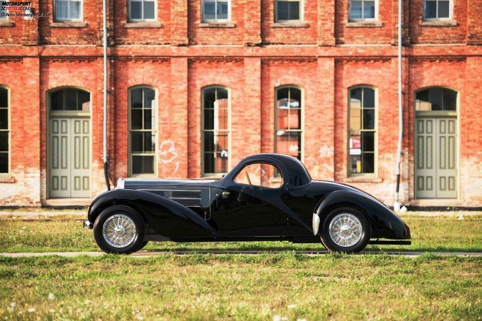 Er ergänzte die Ingenieurskunst seines Vaters ums Design, und zusammen erhoben sie Bugatti zu einem der bedeutenden Namen der Automobilindustrie. Der revolutionäre und legendäre Type 57 SC Atalante war Jean Bugattis ikonischste Schöpfung mit fließenden Coupé-Linien und einer einzigartigen vernieteten Finne sowie einem signifikant ...