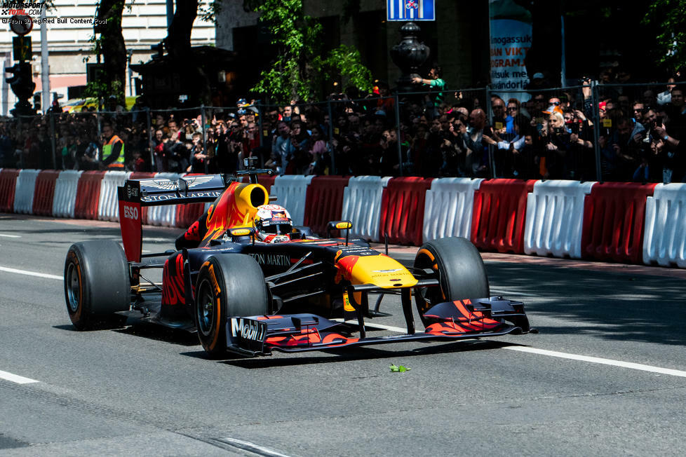 Max Verstappen, RB7-Showcar