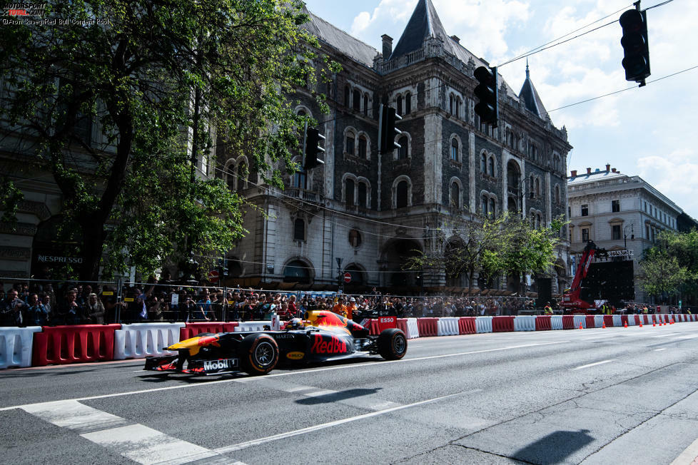 Max Verstappen, RB7-Showcar