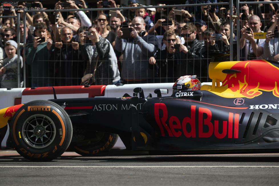 Max Verstappen, RB7-Showcar