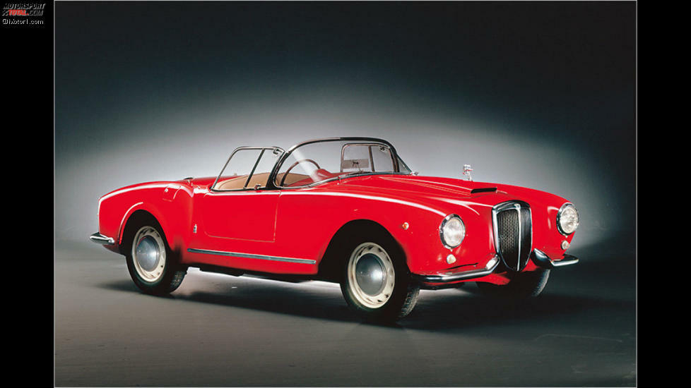 Der oder auch die Lancia Aurelia wurde von 1950 bis 1958 als Limousine, Coupé und Roadster produziert. Der 1954 präsentierte Spider wurde von Pininfarina gestaltet, und Fachleute rechnen das Auto zu den besten Entwürfen der italienischen Designwerkstatt.