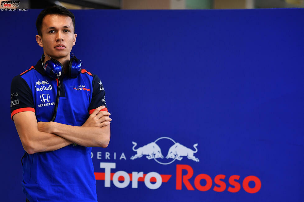 26. November 2018: Alles kommt anders. Rund zwei Monate später wird der Nissan-Vertrag aufgelöst, und Toro Rosso bestätigt Albon für die Formel-1-Saison 2019. Der Brite war früher bereits Teil des Red-Bull-Nachwuchsprogramms, flog Ende 2012 allerdings raus.