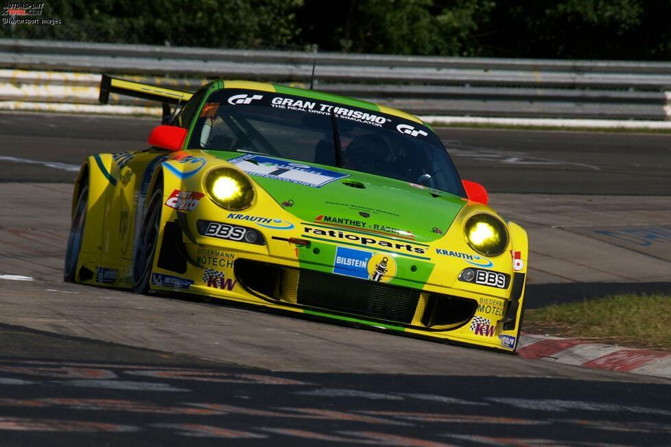 Auch am Nürburgring beginnt eine Ära: Der Sieg des Manthey-Elfers 2006 war keine Eintagsfliege. Von 2007 bis 2009 ist Bernhard bei den Gesamtsiegern im Porsche 997 RSR dabei. Der grün-gelbe 911er wird in dieser Zeit zu der Legende, die er bis heute ist.