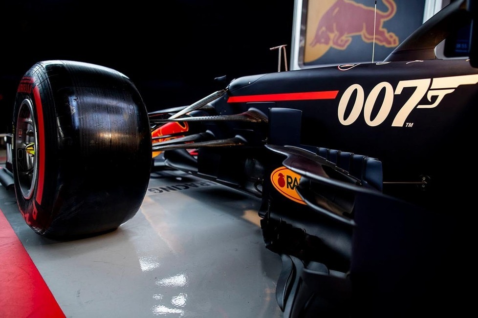 Red Bull und Titelsponsor Aston Martin haben sich für Silverstone etwas Besonders ausgedacht - Das Team tritt am Wochenende mit Autos im James-Bond-Design an