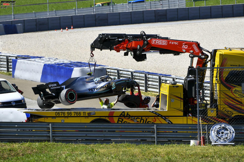 ...bis endlich ein Abschleppwagen erreicht ist.