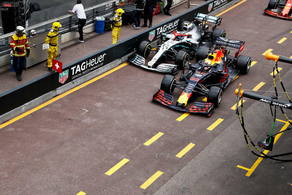 Beim sechsten Saisonrennen in Monaco stehen die Zeichen nach den Startplätzen eins und zwei zwar erneut auf Doppelsieg, und Hamilton gewinnt das Rennen tatsächlich auch. Bottas wird nach einer Berührung mit Max Verstappen in der Boxengasse aber nur Dritter. Der Niederländer erhält zwar eine Strafe, doch die Serie ist trotzdem gerissen.