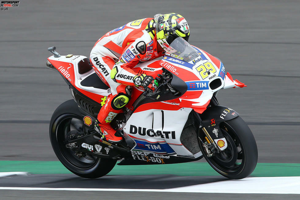 2016 (Desmosedici GP16) - Fahrer: Andrea Dovizioso, Andrea Iannone, Michele Pirro (Test- und Ersatzfahrer), Hector Barbera (Ersatzfahrer) - Bilanz: 2 Siege, 9 Podestplätze, 3 Poles, P3 in der Hersteller-WM