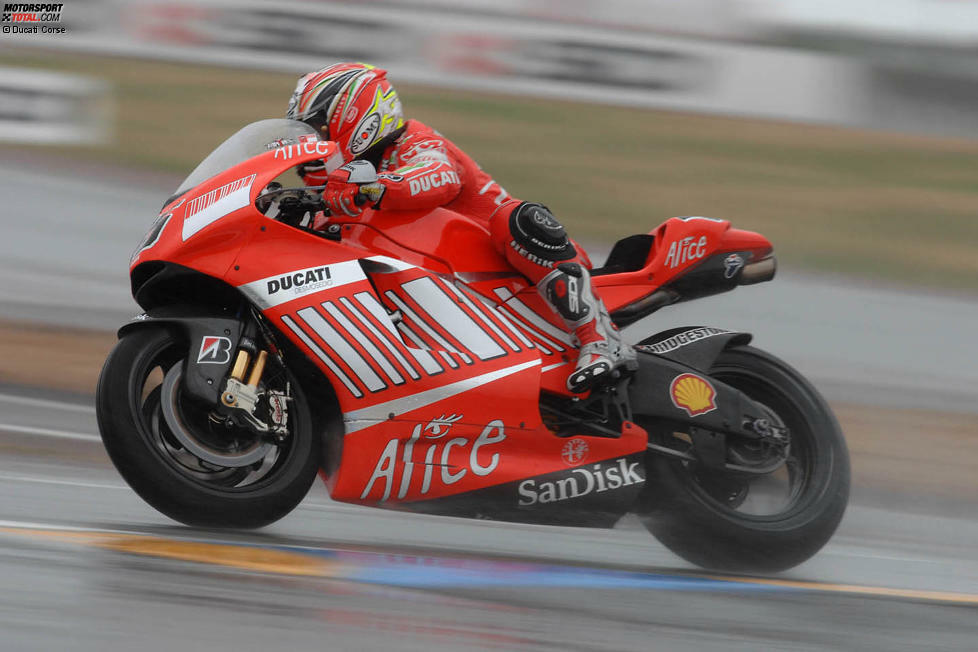 2007 (Desmosedici GP7) - Fahrer: Casey Stoner, Loris Capirossi - Bilanz: 11 Siege, 18 Podestplätze, 5 Poles, Titel in Hersteller- und Fahrer-WM (Stoner)