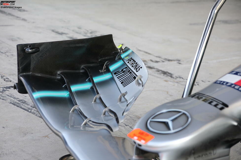 Mercedes W10: Frontflügel