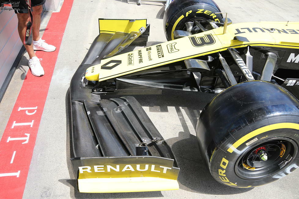 Renault R.S.19: Frontflügel