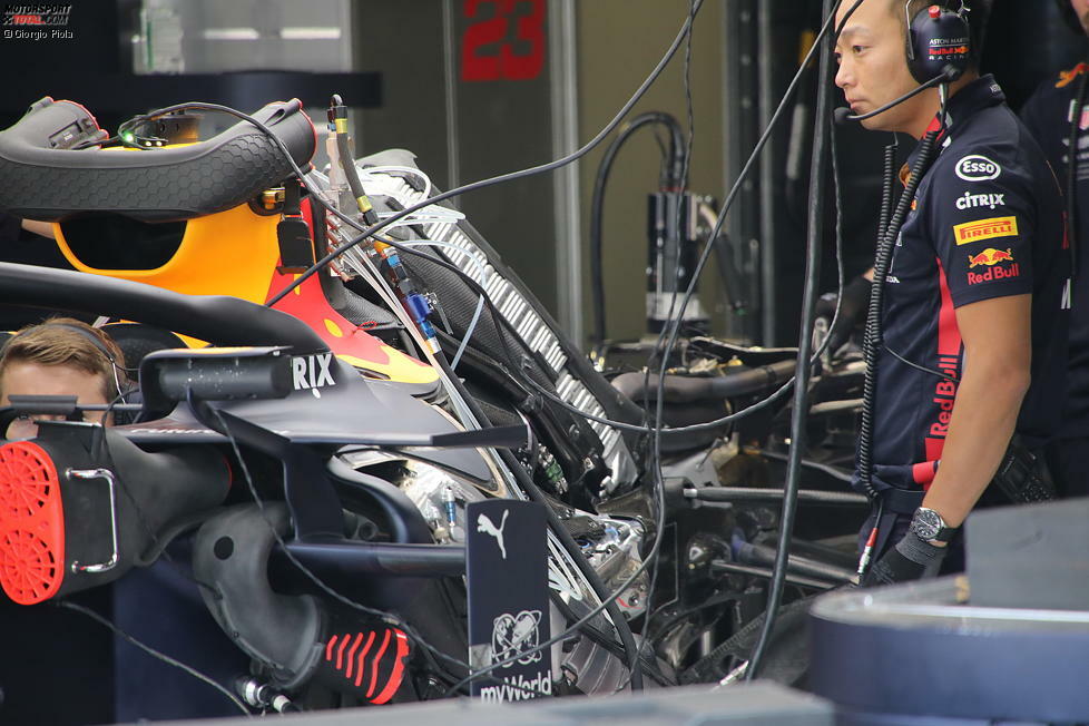 Red Bull RB15: Motorinstallation