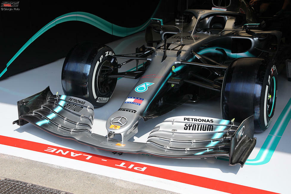 Mercedes W10: Frontpartie