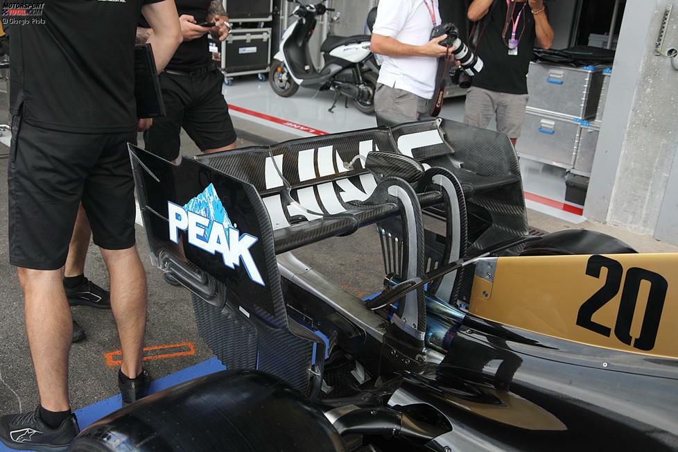 Haas VF-19: Heckflügel