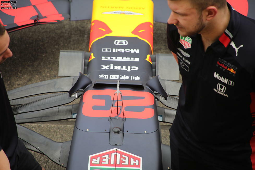 Red Bull RB15: S-Schacht-Öffnung