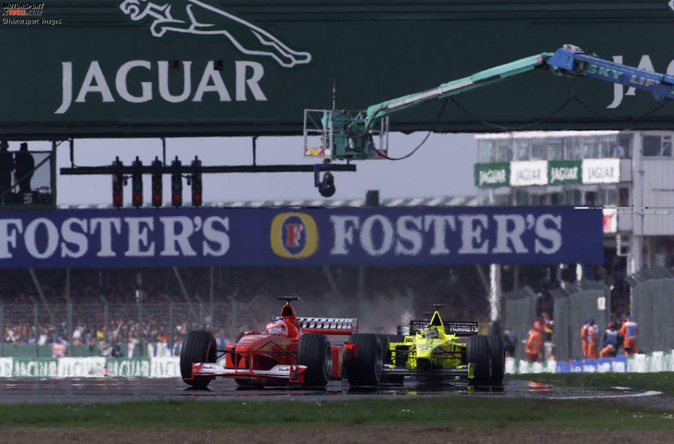 4. Großbritannien 2000, Rubens Barrichello vor Heinz-Harald Frentzen - 0,003 Sekunden: Erneut taucht der Ferrari-Pilot in unserer Liste auf, diesmal holt er sich die Pole knapp vor dem deutschen Überraschungsmann im Jordan - allerdings noch auf der alten Strecke. Allerdings haben beide im Rennen Pech und scheiden mit Technikproblemen aus.