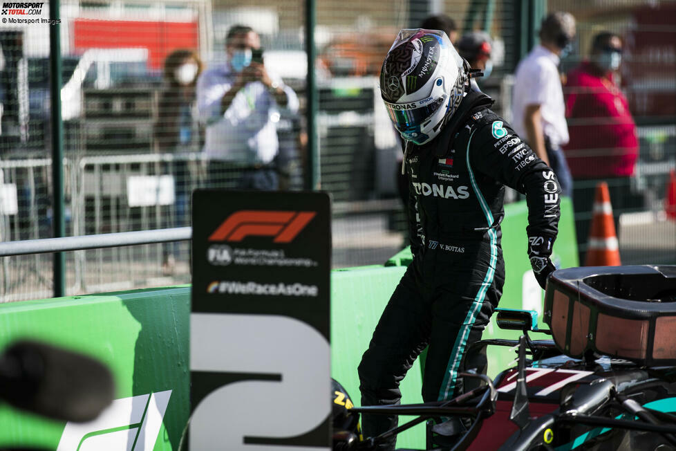 9. Portugal 2021, Valtteri Bottas vor Lewis Hamilton - 0,007 Sekunden. Dass dieses Qualifying in der Liste ist, ist Max Verstappen zu verdanken. Der hatte eigentlich die Bestzeit gefahren, die ihm aber aufgrund eines Tracklimit-Verstoßes in Kurve 4 wieder aberkannt wurde. Somit geht es am Ende um die beiden Silberpfeile.