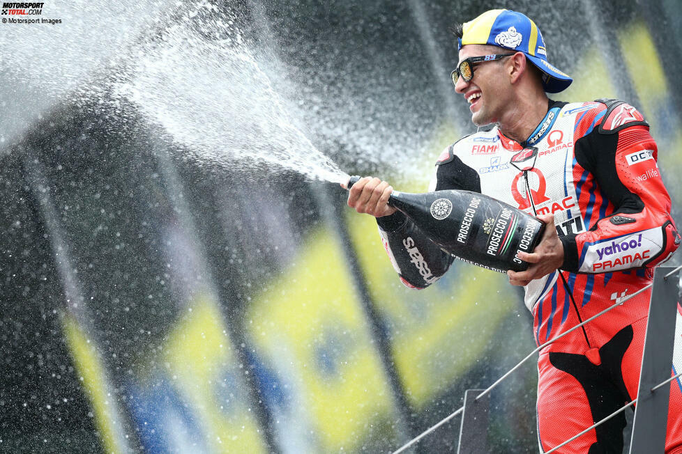 2021: Jorge Martin (Pramac-Ducati). Der Spanier eroberte beim zweiten Saisonrennen in Katar die Pole und raste als Dritter auf das Podest. Nach einer Verletzungspause meldete er sich in Spielberg mit seinem ersten MotoGP-Sieg zurück. Zwei Jahre später wurde er Vizeweltmeister.